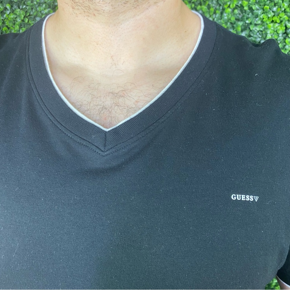 Guess Black Short Sleeve‎ V-Neck Tee nwot - Picture 2 of 5
